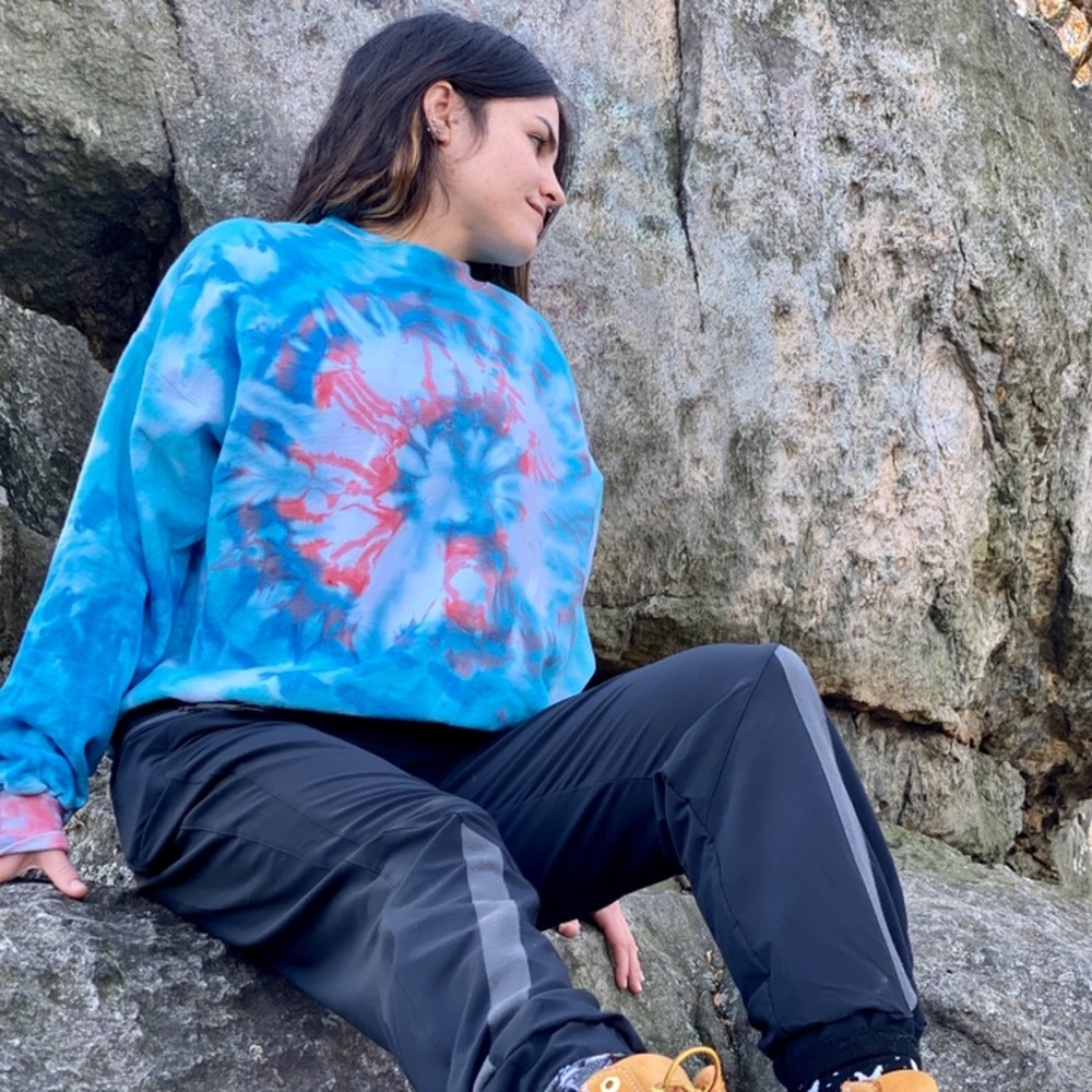 Tie Dye Pinwheel Pullover